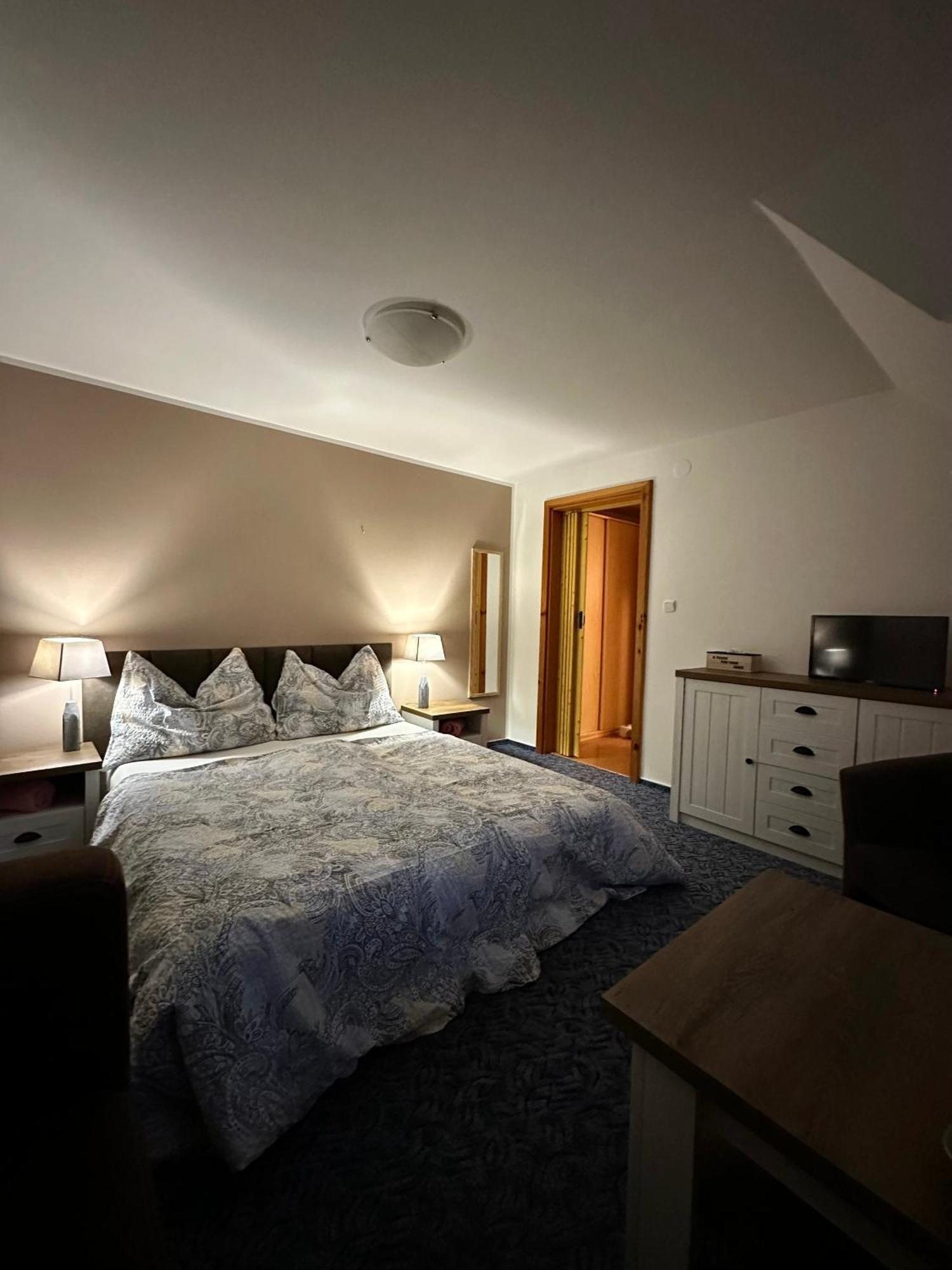 Penzion Benesov Hotel Broumov Kültér fotó